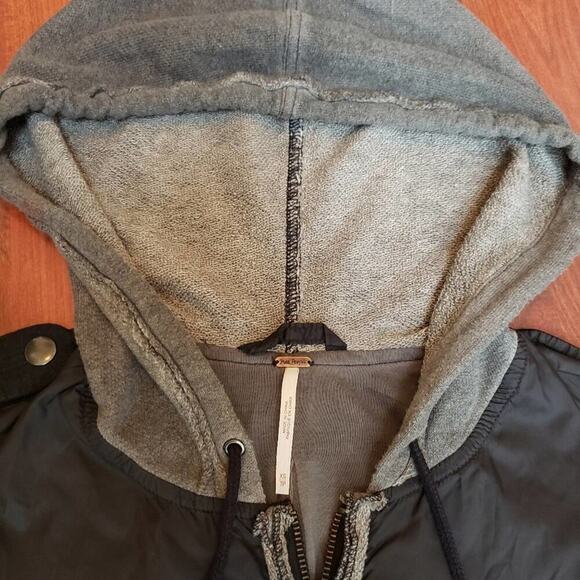 FREE PEOPLE FULL ZIP TRACK COAT SIZE XS - Picture 4 of 11